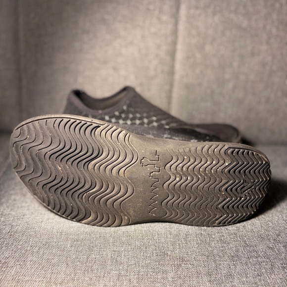 Vessi Men’s black Size 11 - Picture 9 of 9